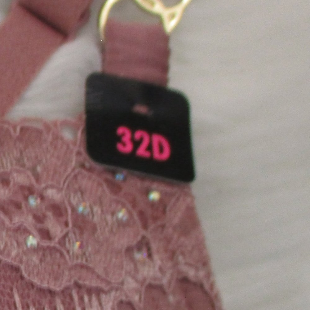 Parisian Intimates Underwire Plunge Lace Bra 32D - Picture 6 of 6